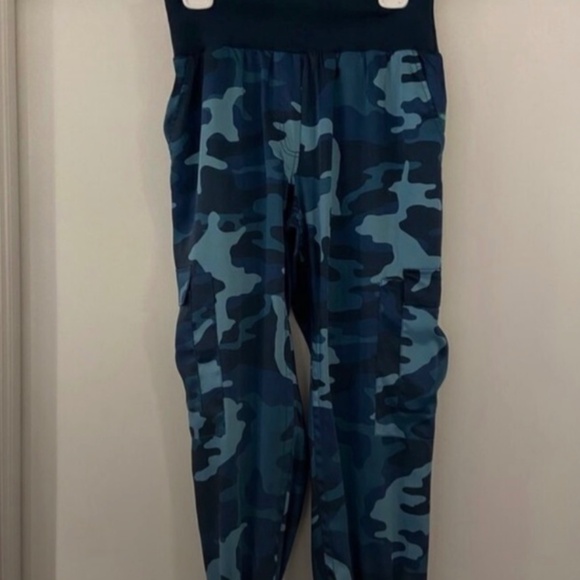 CINQ A SEPT Giles High-Waist Blue Camo Jogger Pants large - Picture 4 of 4